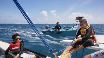 Pirogues à voile, le retour à la tradition