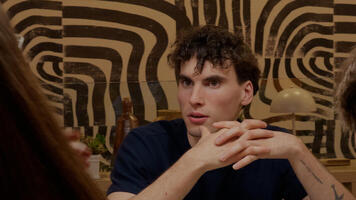 T'as pas besoin de te protéger avec nous