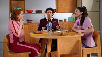 Bouche ouverte, yeux fermés