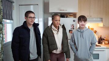 N'importe qui, mais pas elle!