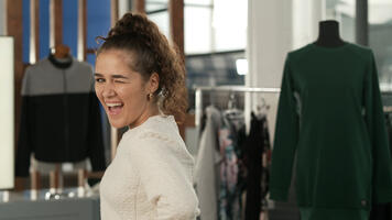 Couteaux à steak / Appareil photo instantané / Isolation des fenêtres